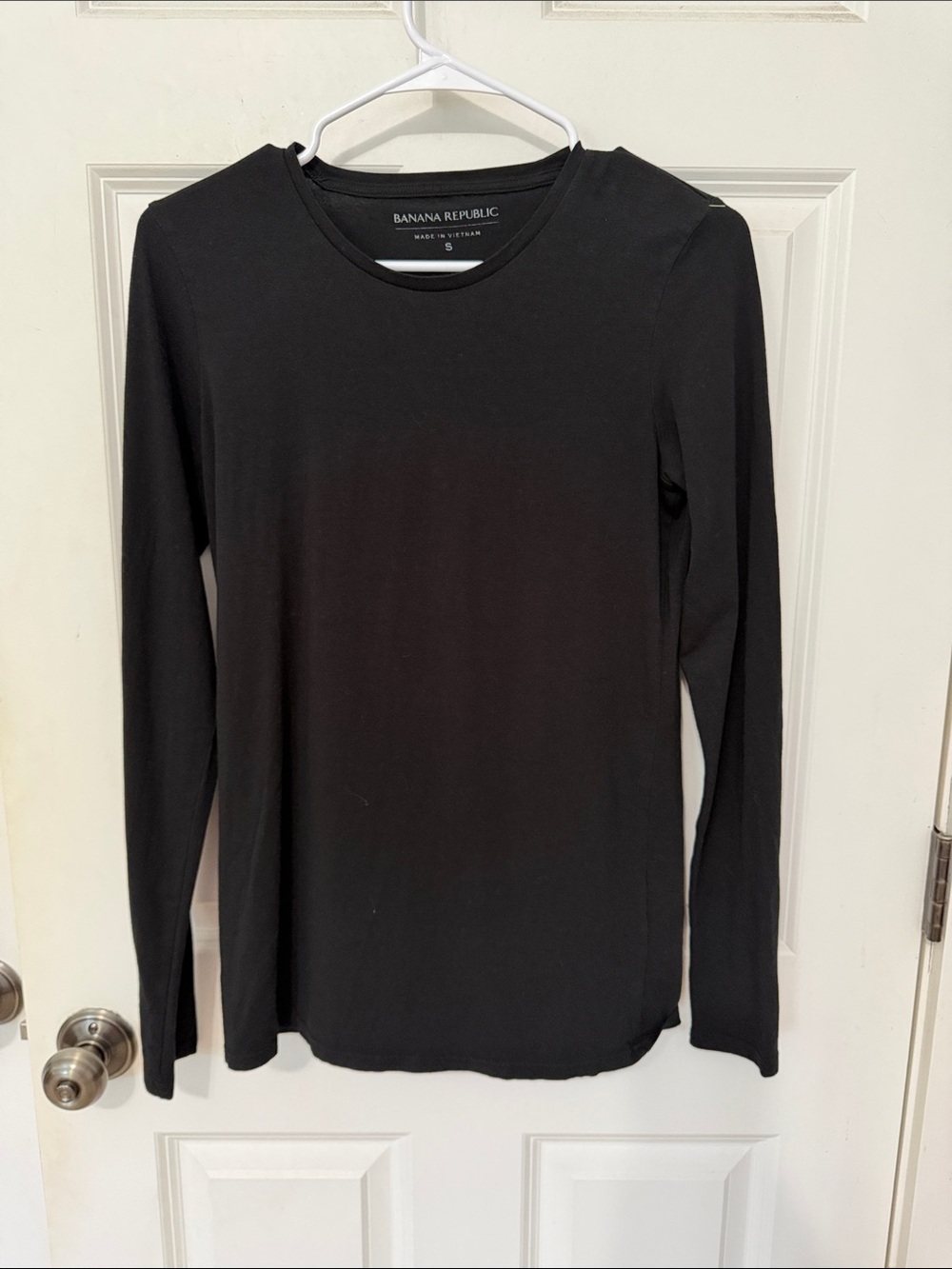 Banana Republic Black Long Sleeve Crewneck shirt size small